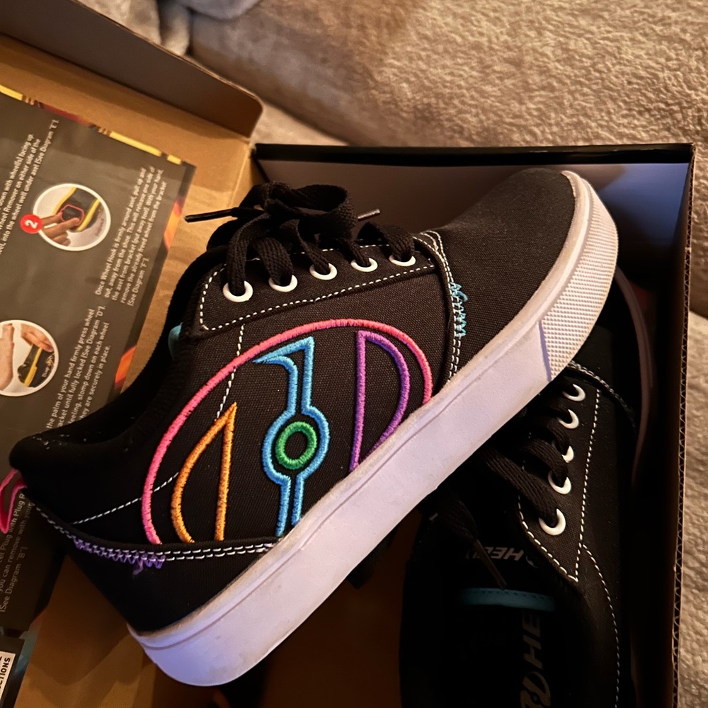 Heelys Pro 20 LG with Vibrant Design